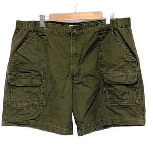 Savane Olive Green Elastic Waist 7.5" Inseam Cargo Shorts Size 40